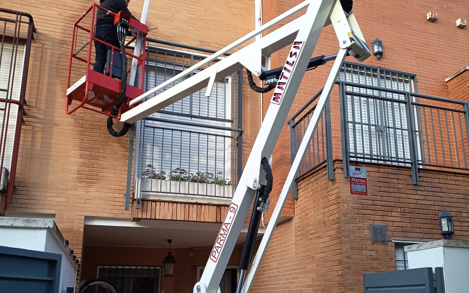 Plataforma elevadora articulada MATILSA PARMA 9 de Tocalto